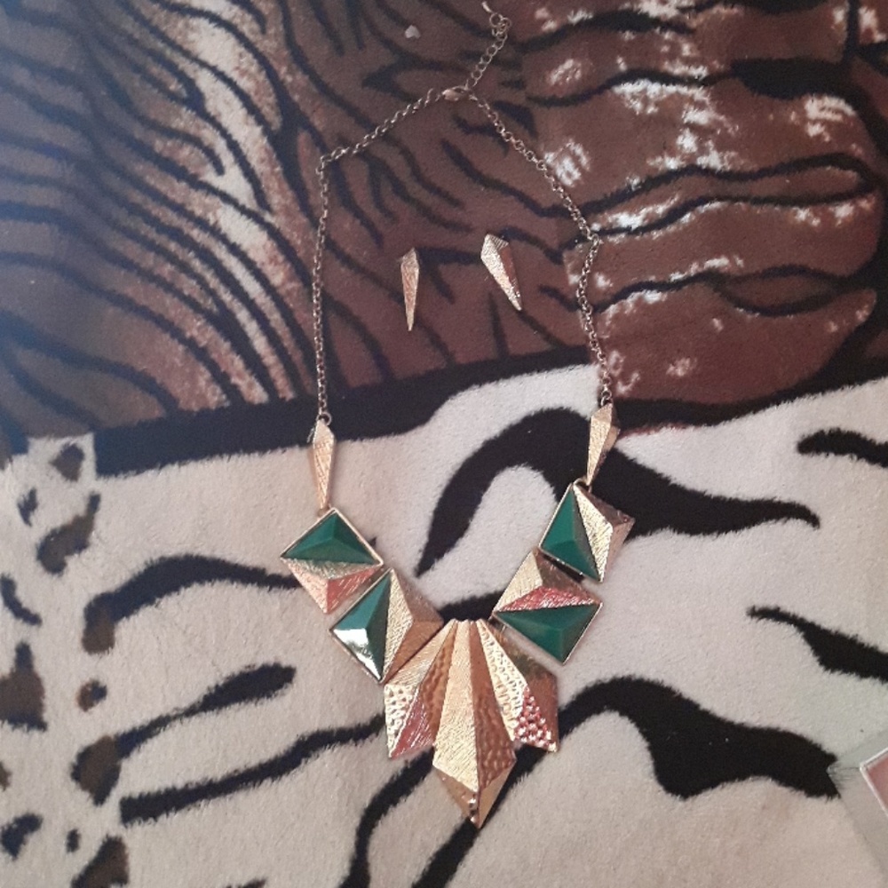 Necklace with earrings